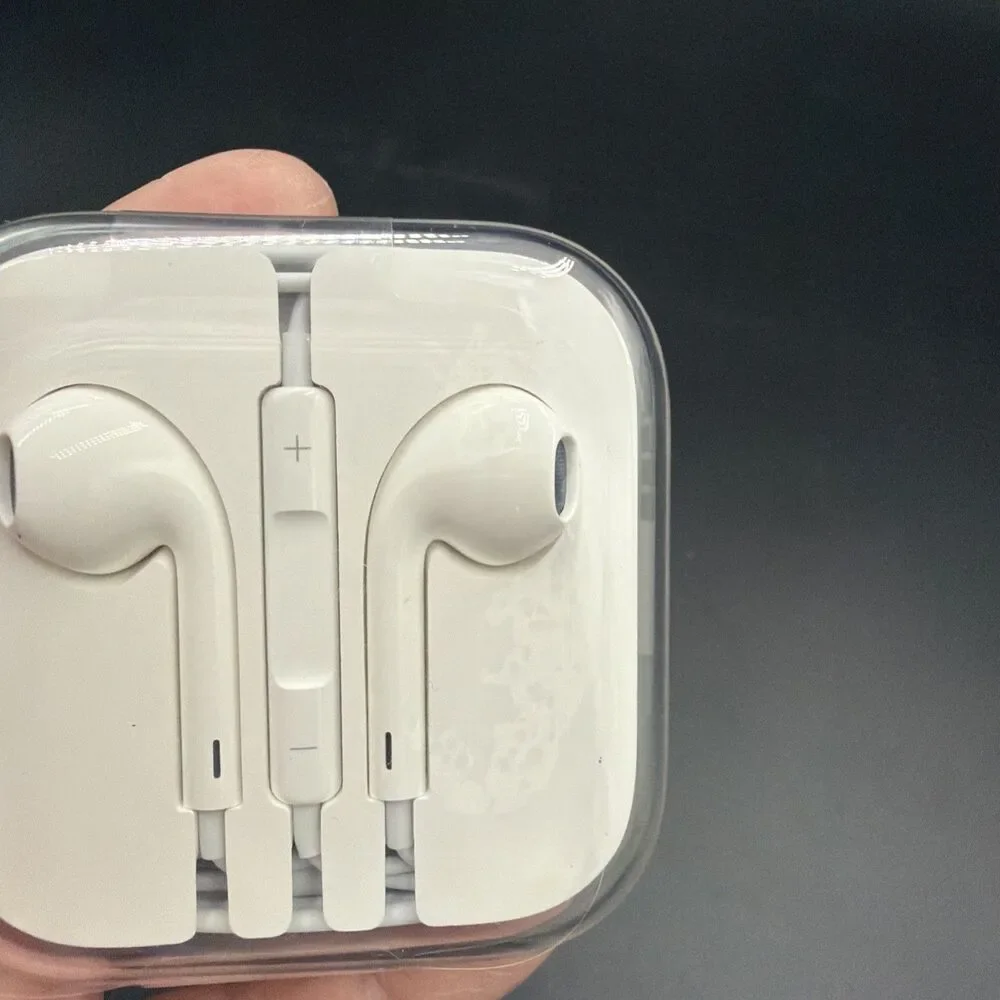 NEW Apple Wired Earphones/Earbuds 3.5mm Jack w/ Case for iPhone/iPad/iPod/Laptop